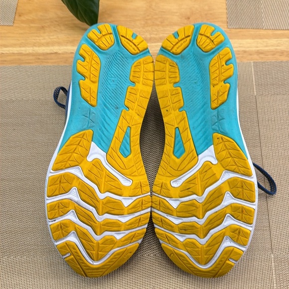 Asics GT-2000 11 Blue and Gold sneakers - Picture 3 of 6